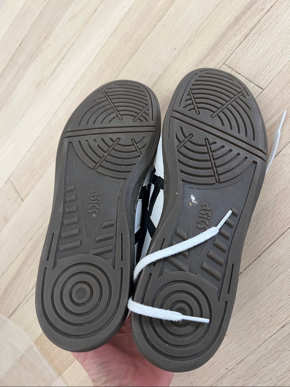 ASICS men’s 7.5 Nice! Briefly under with insoles so liners have been removed - Picture 4 of 9